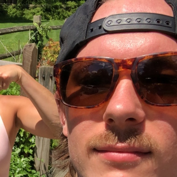 Meet your Posher, Alex - Picture 1 of 1